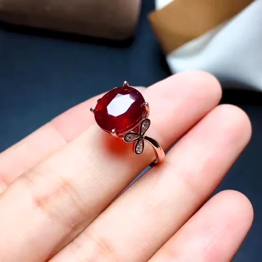 Anillo antiguo con rubí Nina