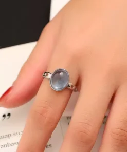 Anillo antiguo con zafiro Zoé