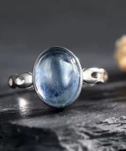 Anillo antiguo con zafiro Zoé