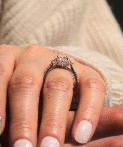 Anillo con piedra rosa Céline