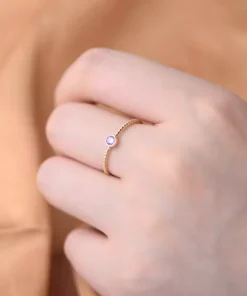 Anillo de oro con amatista June