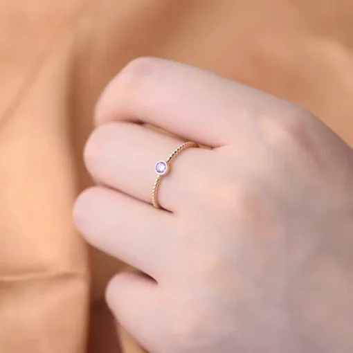 Anillo de oro con amatista June