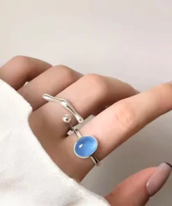 Anillo de plata con piedra luna
