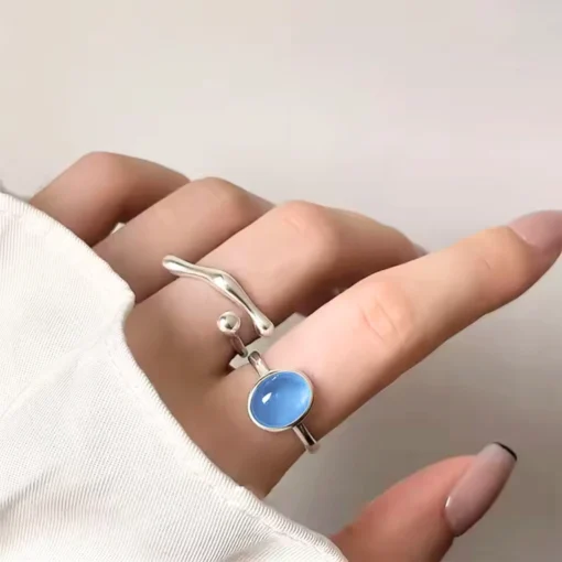 Anillo de plata con piedra luna