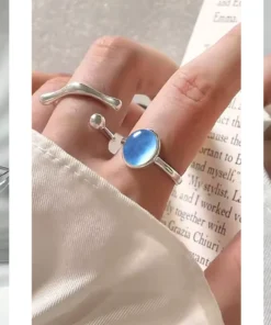 Anillo de plata con piedra luna