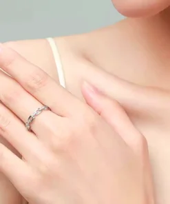 Anillo fino de plata Noémie