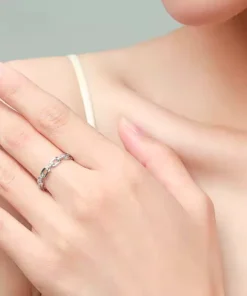 Anillo fino de plata Noémie