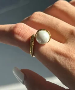 Anillo moderno con perla Maïa