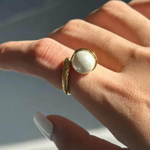 Anillo moderno con perla Maïa
