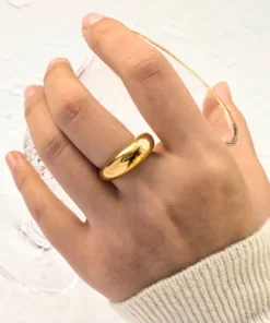 Anillo tipo sello en oro Sana