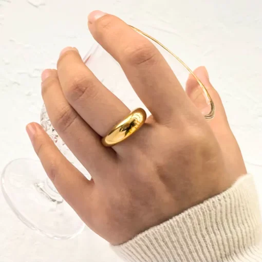 Anillo tipo sello en oro Sana