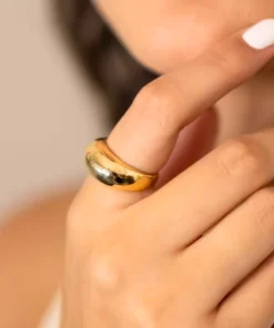 Anillo tipo sello en oro Sana