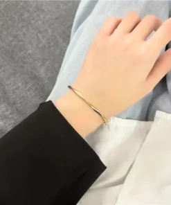 Brazalete rígido de mujer Paula a la moda